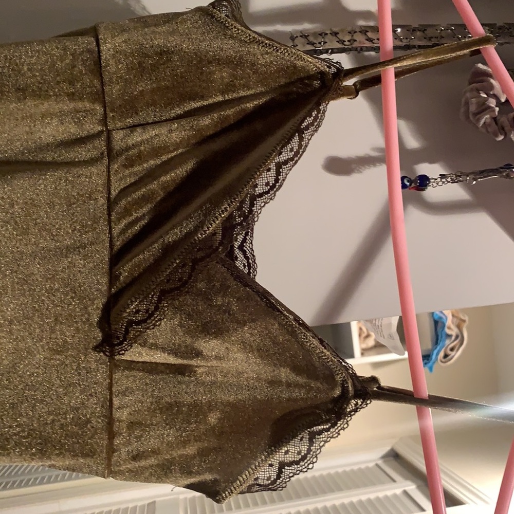 Tight green velvety dress - Picture 3 of 5